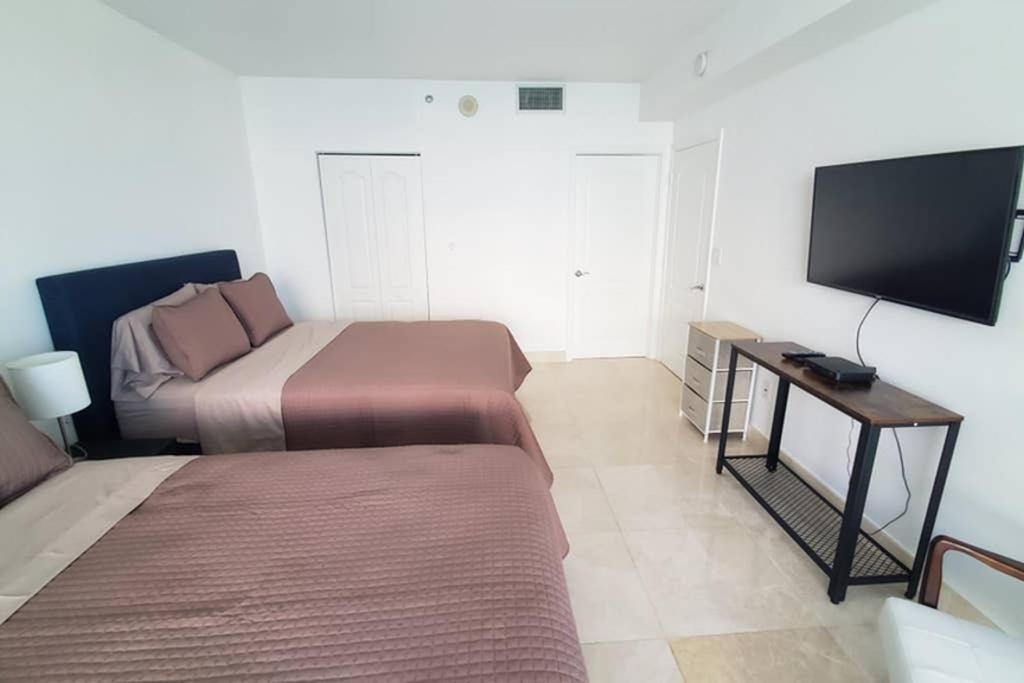 Luxury Penthouse Brickell 3 Bedrooms Free Parking マイアミ エクステリア 写真