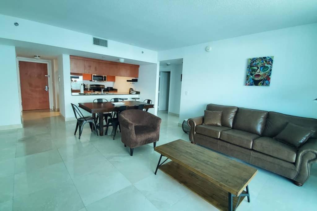 Luxury Penthouse Brickell 3 Bedrooms Free Parking マイアミ エクステリア 写真